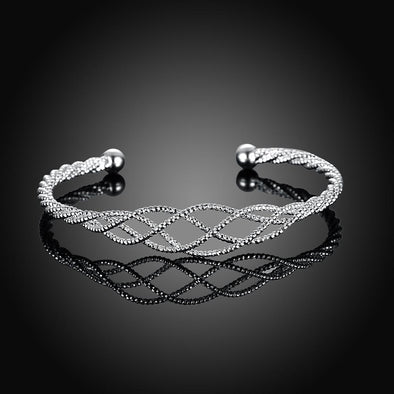 Intertwined Honeycomb Matrix Bangle